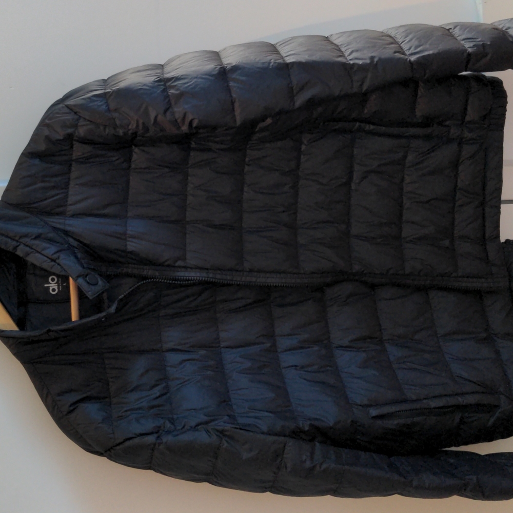 Men's Alo Yoga Puffer Jacket (size L)